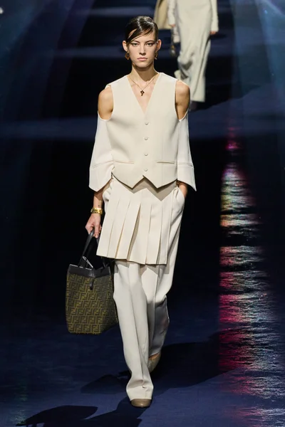 Look 20
